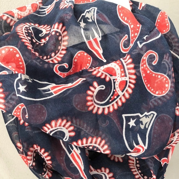 New England Patriots Infinity Scarf - Picture 4 of 9